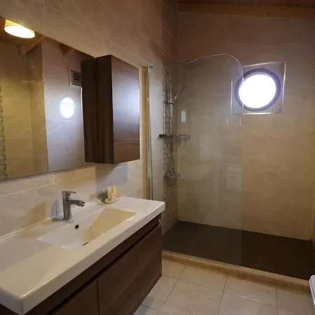 Hotel Dessera Vineyards 3*